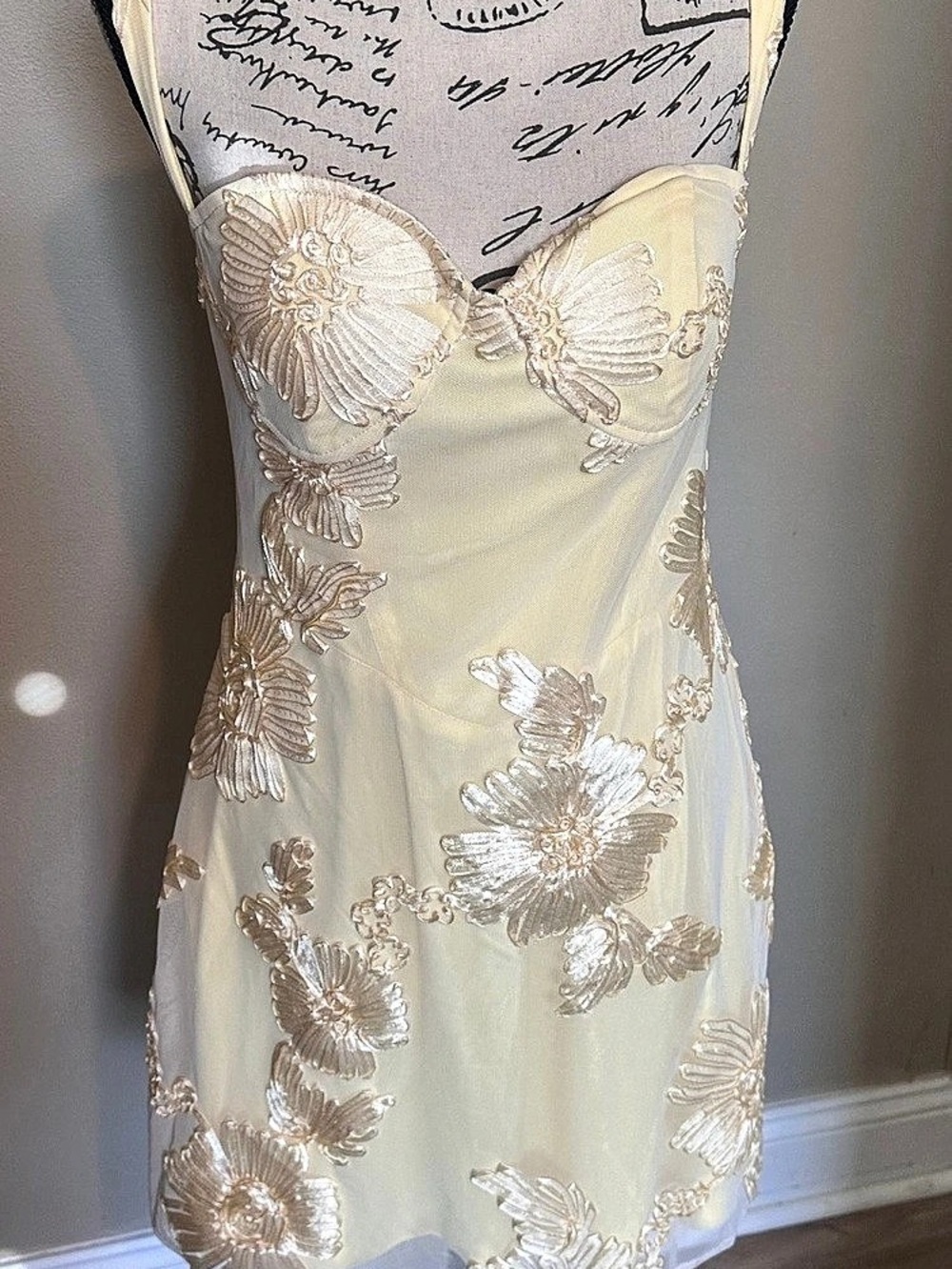 Floral Embroidered Mini Dress in Yellow & White Size 10 NWT